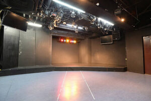 劇場ビット | 東京、新中野にある舞台・朗読劇・ライブハウス・スタジオ・レッスン・撮影に「劇場ビット」